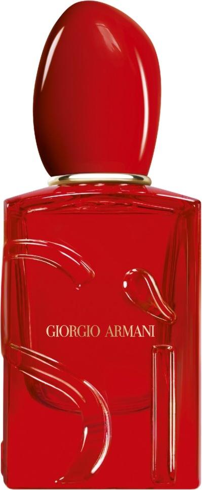 Flacon wody perfumowanej ARMANI Si Passione Red Musk dla kobiet na białym tle z eleganckim opakowaniem marki Giorgio Armani
