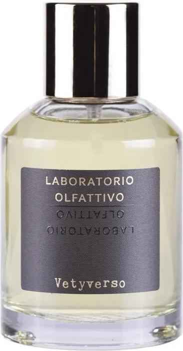 Flacon wody perfumowanej Laboratorio Olfattivo Vetyverso 100ml z elegankim opakowaniem marki Master's Collection na białym tle