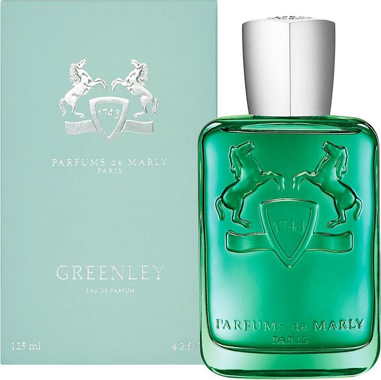 Flacon wody perfumowanej Parfums de Marly Greenley 125ml dla mężczyzn na białym tle z eleganckim opakowaniem marki premium