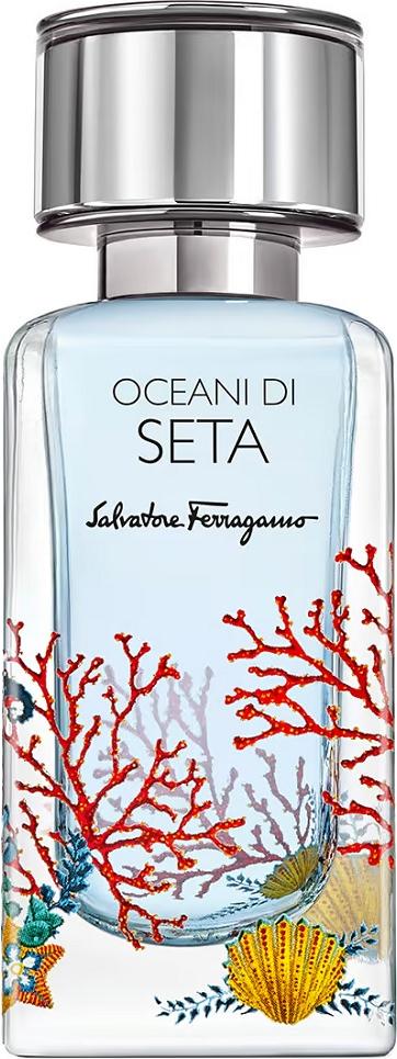 Flacon wody perfumowanej SALVATORE FERRAGAMO OCEANI DI SETA z eleganckiego szkła na białym tle z luksusowym opakowaniem marki Ferragamo