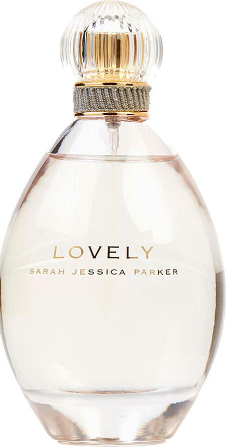 Flacon wody perfumowanej Sarah Jessica Parker Lovely 100ml na białym tle - eleganckie opakowanie perfum dla kobiet z logo marki SJP