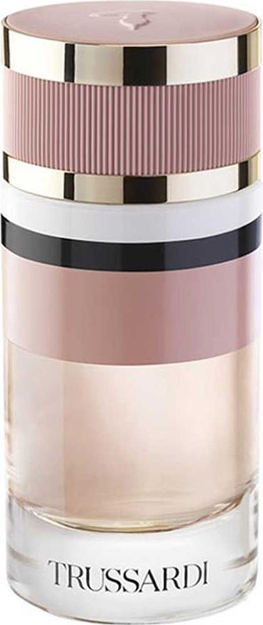 Trussardi Eau de Parfum woda perfumowana 90ml w eleganckim flakonie w odcieniach róży i złota na białym tle - perfumy damskie kwiatowe